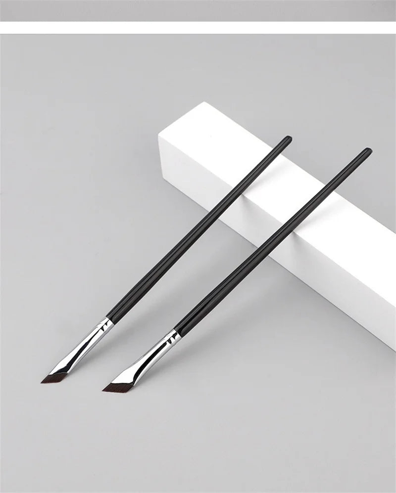 Blade Eyeliner Brush Ultra Thin Fine Angle Flat Eyebrow Brush Flat Sickle Eyeliner Brushes Precise Detail Brush Makeup Tools