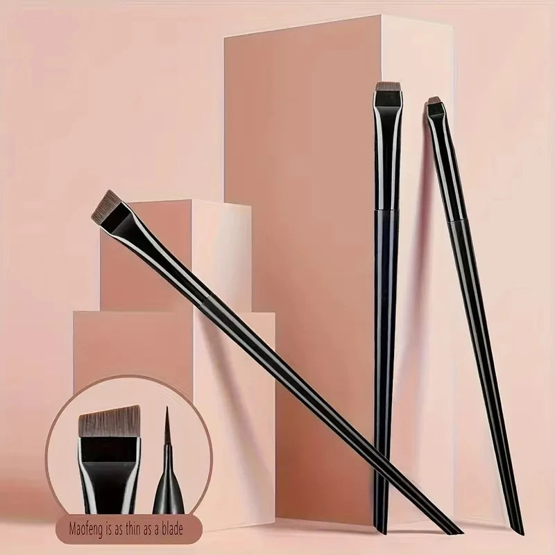 3-Piece Makeup Brush Set: Sickle-Shaped Eyeliner Brush, Fine Angled Eyebrow Brush, Eyeliner Brush, Ultra-Fine Eyeshadow Brush